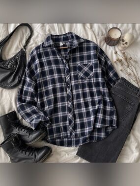 Libian Navy and White Plaid Button-Up Shirt XL